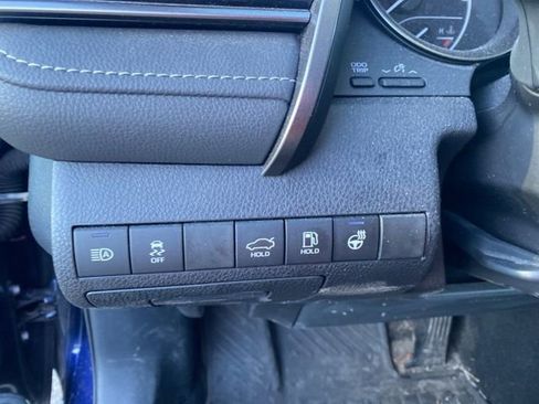 Used 2022 Toyota Camry SE image 25