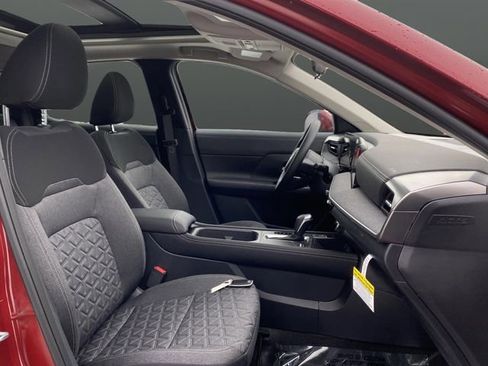 Used 2025 Nissan Kicks SV w/ SV Premium Package image 27