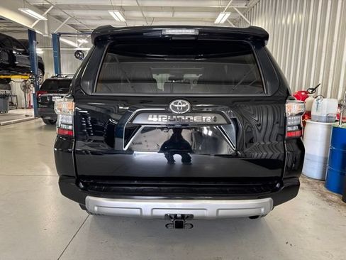 Used 2020 Toyota 4Runner TRD Off-Road Premium w/ Moonroof Package AWD/4WD image 9
