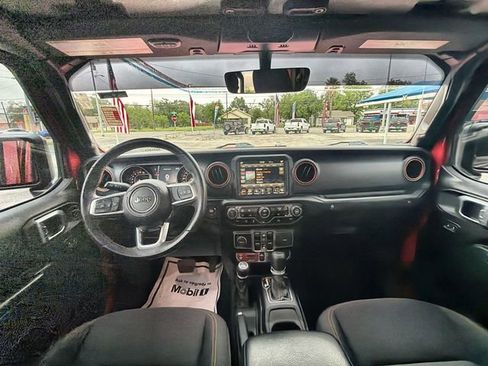Used 2023 Jeep Gladiator Mojave w/ LED Lighting Group AWD/4WD image 19