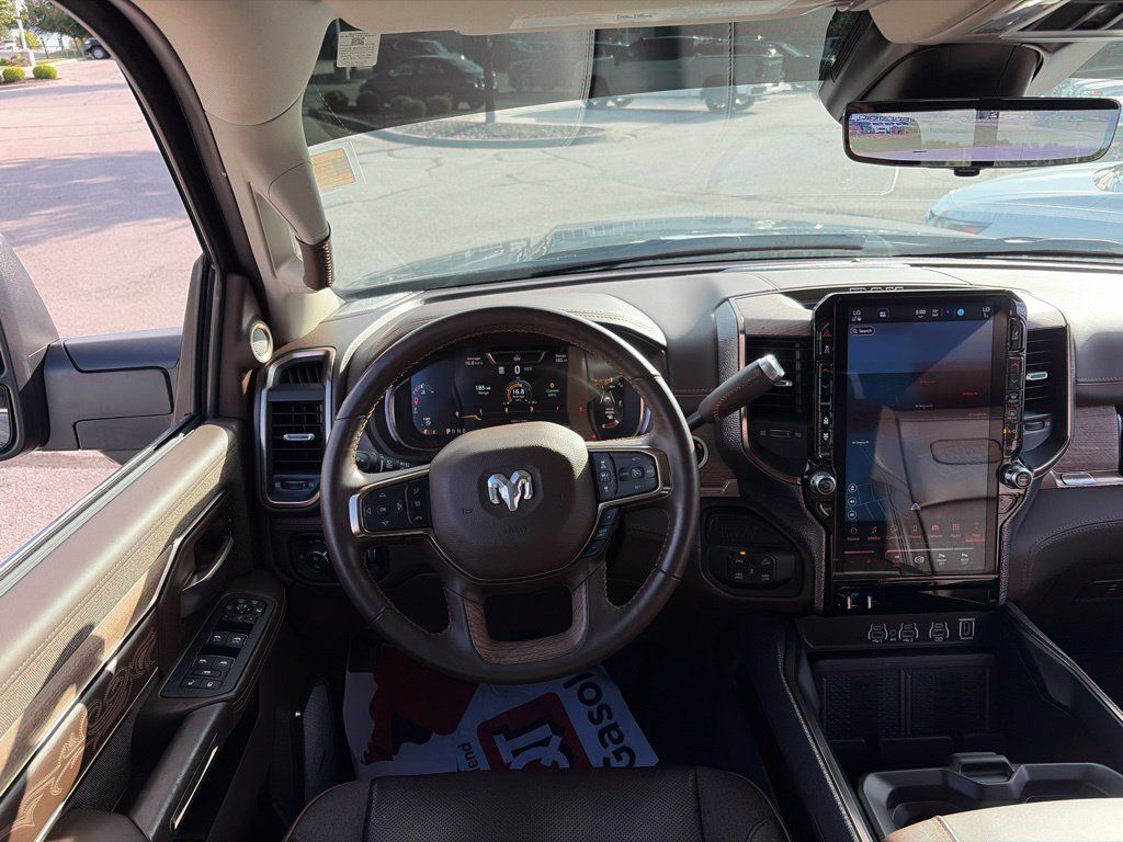 Used 2025 RAM 2500 Limited AWD/4WD image 46
