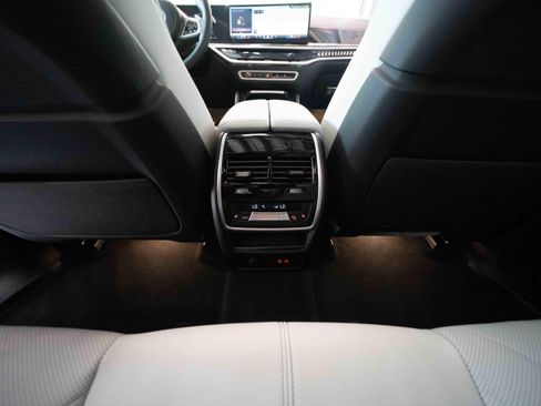 Used 2026 BMW X5 xDrive40i w/ M Sport Package AWD/4WD image 22