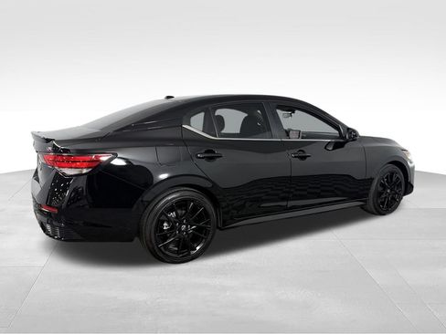 Used 2025 Nissan Sentra SR w/ Midnight Edition FWD image 6