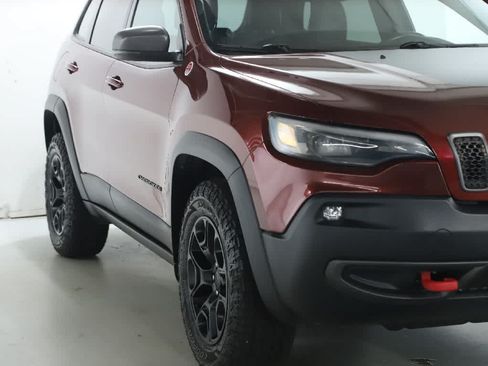 Used 2019 Jeep Cherokee Trailhawk w/ Cold Weather Group AWD/4WD image 8