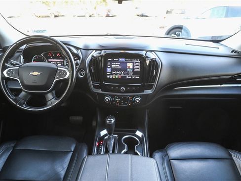 Used 2020 Chevrolet Traverse LT image 11