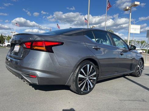 Used 2022 Nissan Altima 2.5 SR image 4