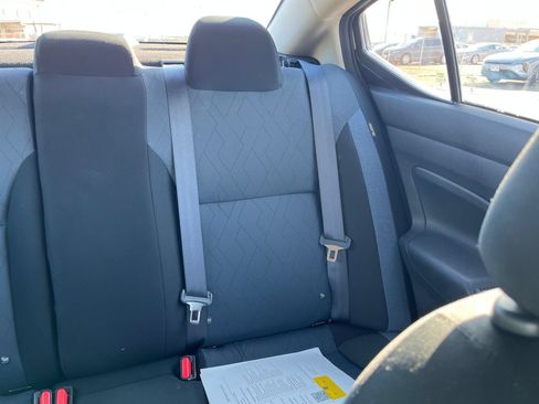 Used 2025 Nissan Versa SV FWD image 32