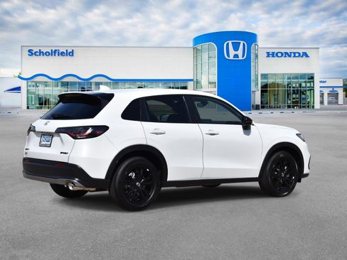 New 2026 Honda HR-V Sport image 3