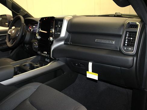 New 2026 RAM 1500 4x4 Crew Cab image 29