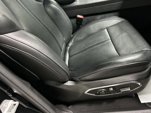 Used 2023 Jeep Wagoneer L Series II image 35