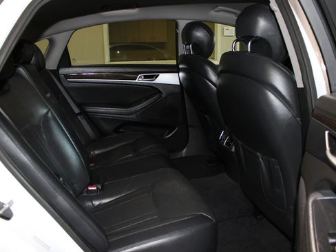 Used 2016 Hyundai Genesis 3.8 RWD image 30
