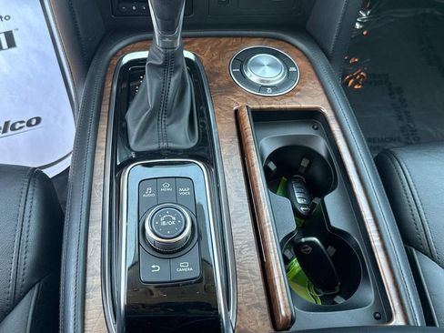 Used 2023 Nissan Armada SL w/ Captain's Chairs Package image 17