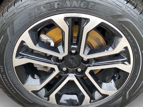 Used 2022 Jeep Compass Limited AWD/4WD image 29