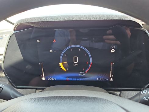 Used 2025 Chevrolet TrailBlazer LT FWD image 18