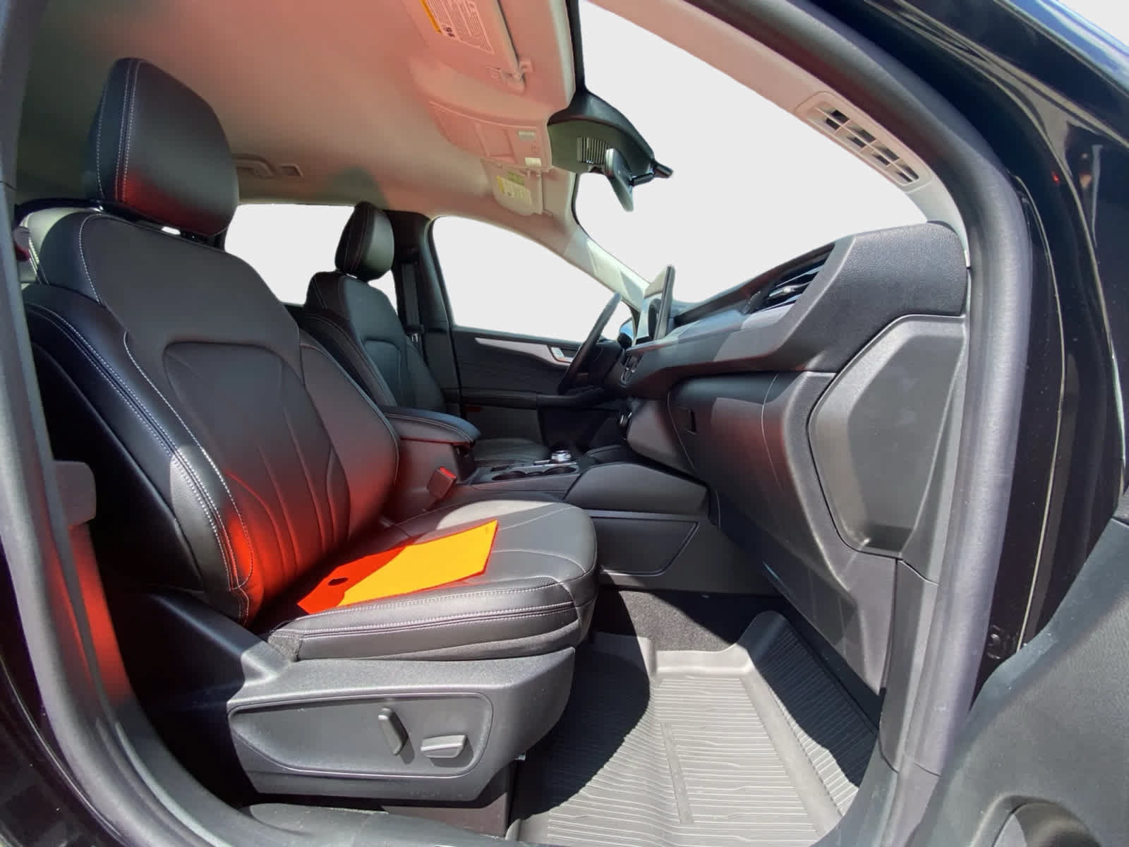 Used 2025 Ford Escape Platinum w/ Premium Technology Package AWD/4WD image 15
