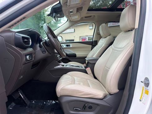 Used 2020 Ford Explorer Platinum w/ Premium Technology Package AWD/4WD image 18