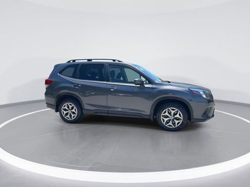 Certified 2024 Subaru Forester Premium AWD/4WD image 9