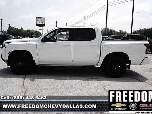 Used 2023 Nissan Frontier SV w/ Midnight Edition Package RWD image 35