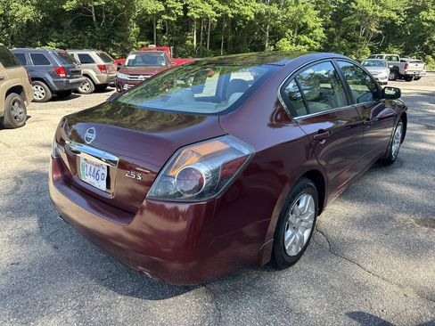 Used 2010 Nissan Altima 2.5 S FWD image 6