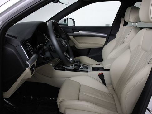 Used 2025 Audi Q5 2.0T Premium AWD/4WD image 31