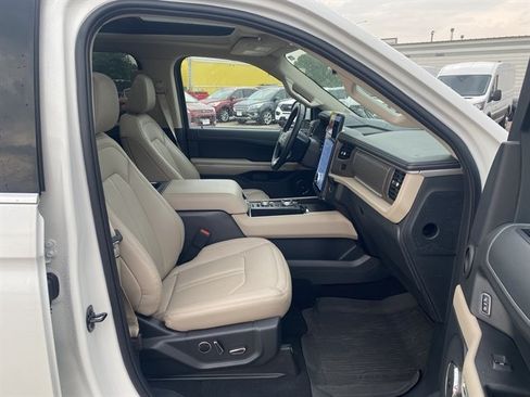 Used 2024 Ford Expedition Max Limited AWD/4WD image 10