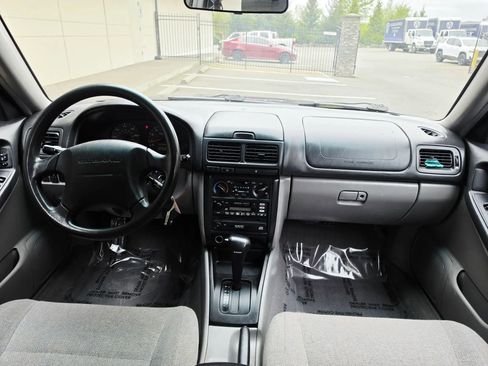 Used 2002 Subaru Forester L AWD/4WD image 13