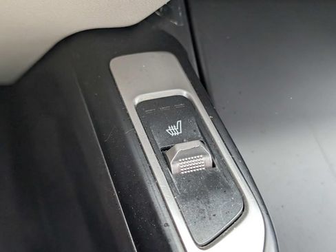 Used 2022 Kia Sorento S w/ Panoramic Sunroof Package FWD image 21