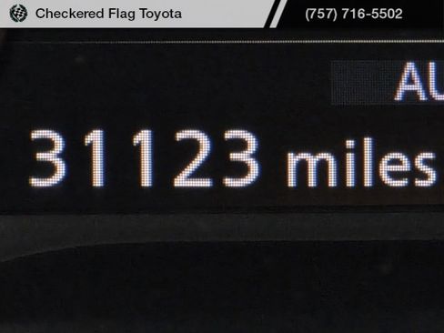 Used 2024 Nissan Pathfinder S image 12