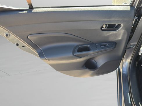 Used 2022 Nissan Versa S FWD image 14