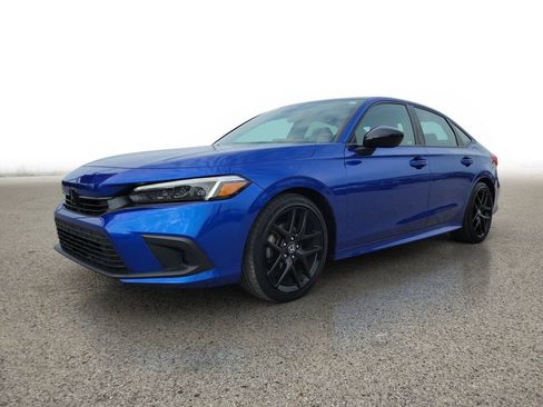 Used 2022 Honda Civic Sport image 2