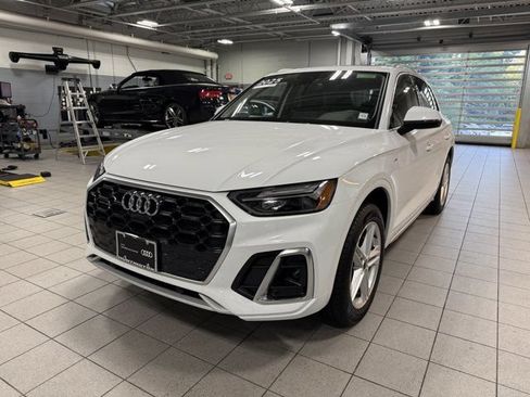 Certified 2025 Audi Q5 e Premium Plus w/ Premium Plus Package AWD/4WD image 8
