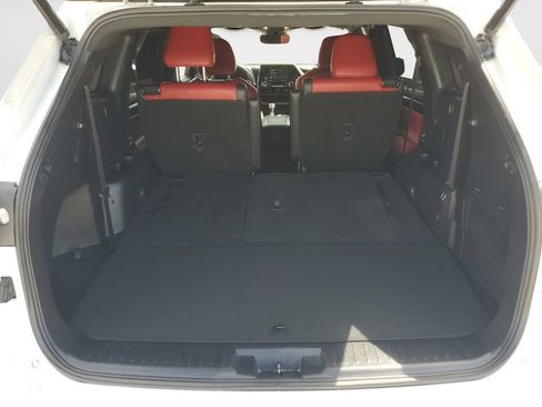 Used 2023 Toyota Highlander XSE image 12