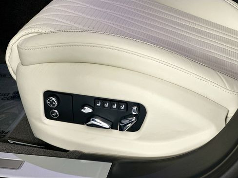 Certified 2024 Bentley Flying Spur Azure image 20