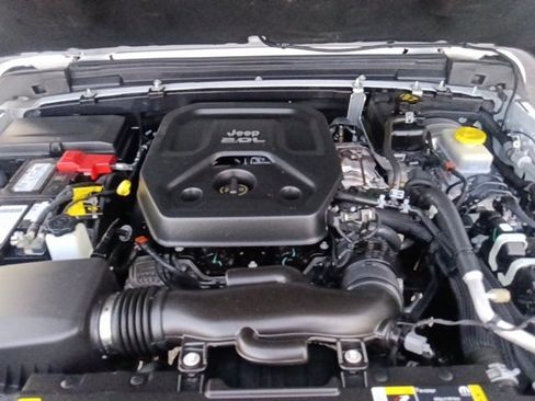 Used 2023 Jeep Wrangler Unlimited Rubicon image 32