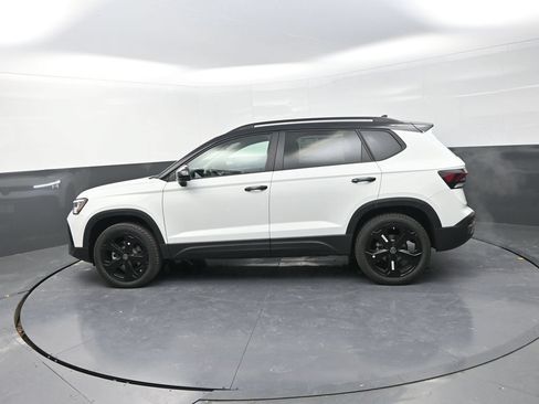 New 2026 Volkswagen Taos SE AWD/4WD image 6