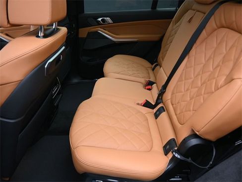 New 2026 BMW X7 xDrive40i image 14