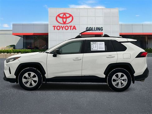 Used 2021 Toyota RAV4 LE image 2