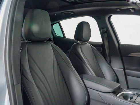 Used 2024 Maserati Grecale GT image 27