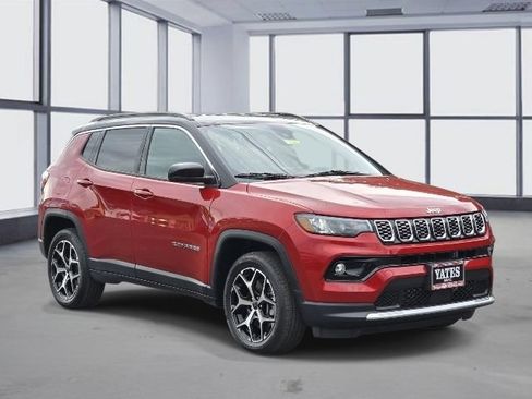Used 2025 Jeep Compass Limited AWD/4WD image 3