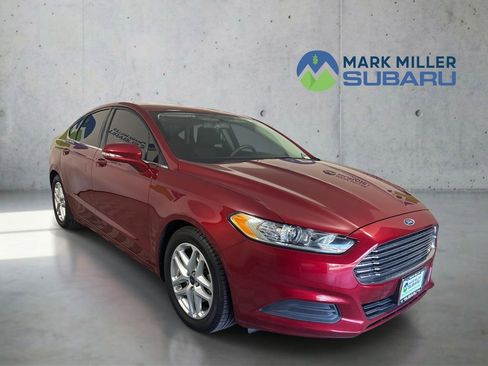 Used 2016 Ford Fusion SE FWD image 1
