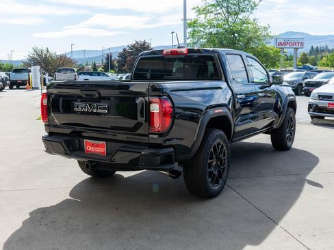 New 2026 GMC Canyon Denali w/ LPO, Denali Black Edition AWD/4WD image 7