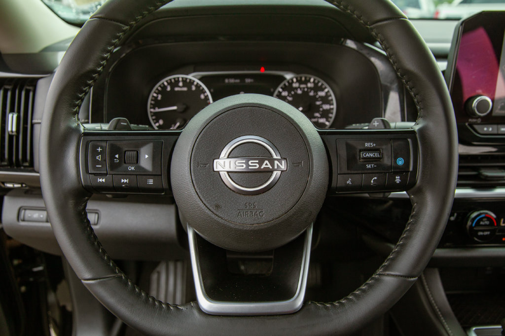 Used 2022 Nissan Pathfinder SV FWD image 18