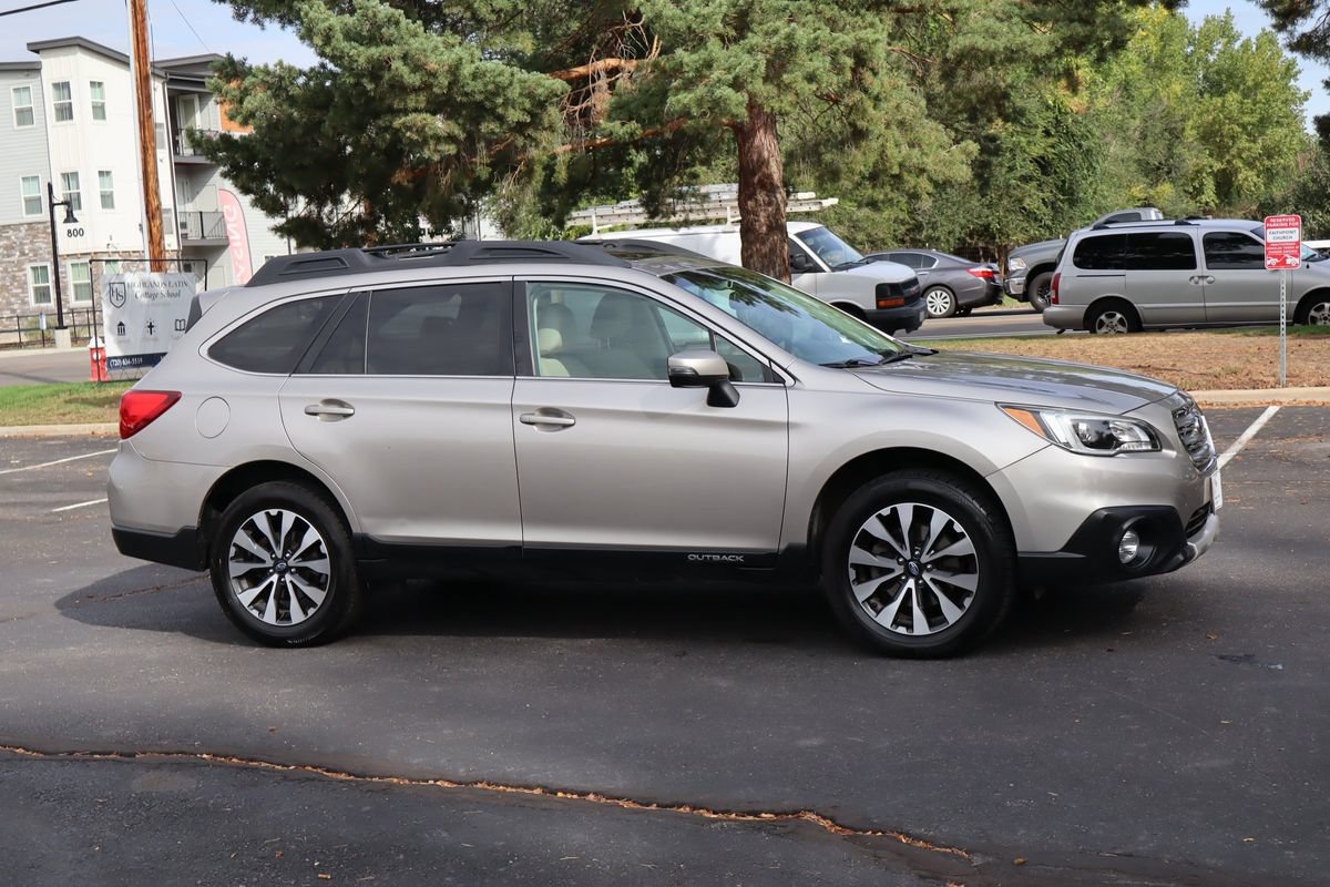 Used 2016 Subaru Outback 2.5i Limited AWD/4WD image 2
