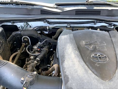 Used 2021 Toyota Tacoma SR5 RWD image 32