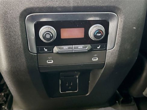 Used 2023 Chevrolet Tahoe Z71 w/ Off-Road Capability Package image 31