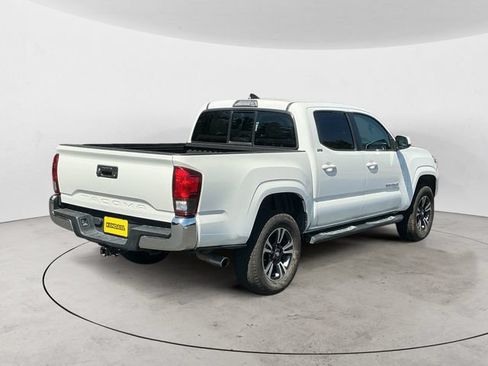 Used 2018 Toyota Tacoma SR5 RWD image 5