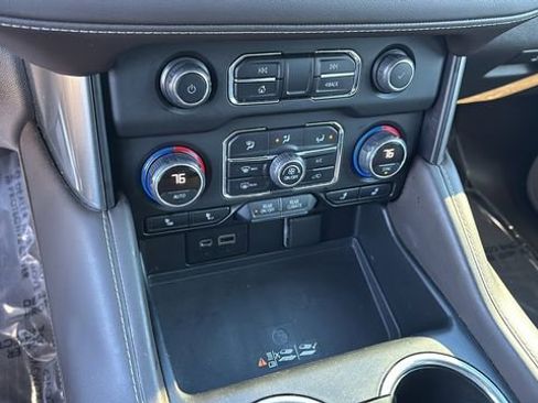 Used 2021 Chevrolet Suburban LT w/ Rear Media and Nav Package image 31