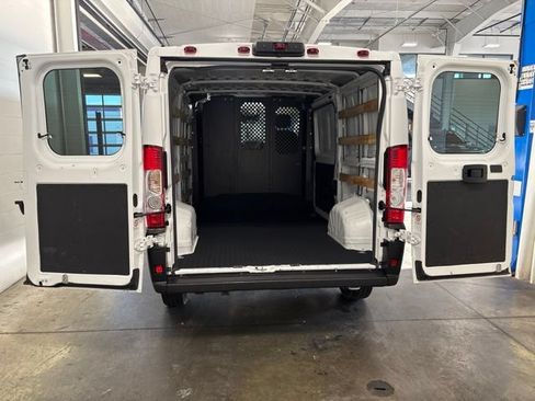 Used 2025 RAM ProMaster 2500 w/ U-Haul Equipment Group FWD image 25