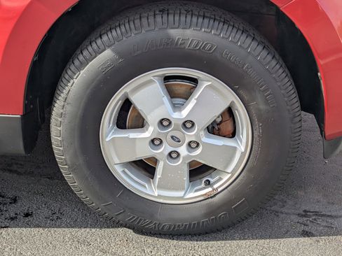 Used 2010 Ford Escape XLT image 9