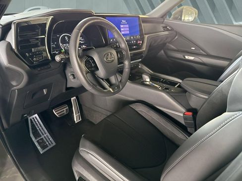 Certified 2026 Lexus TX 500h AWD image 10